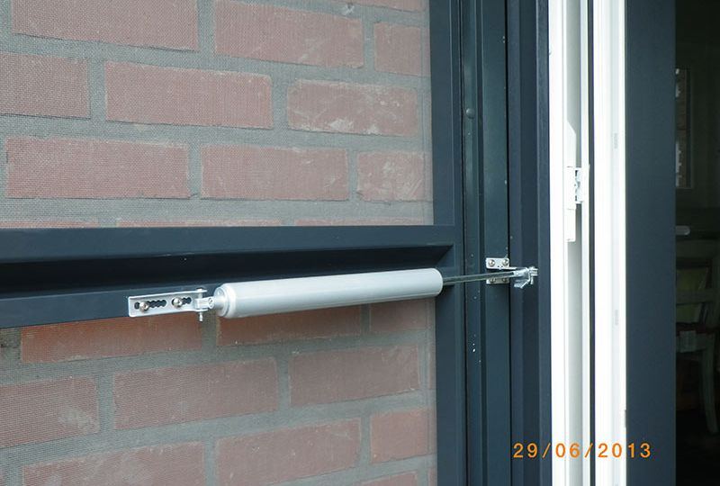moustiquaire_ferme_porte